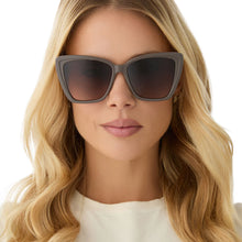 Load image into Gallery viewer, Becky II Sunglasses
