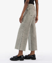 Load image into Gallery viewer, Meg Wide leg Jeans
